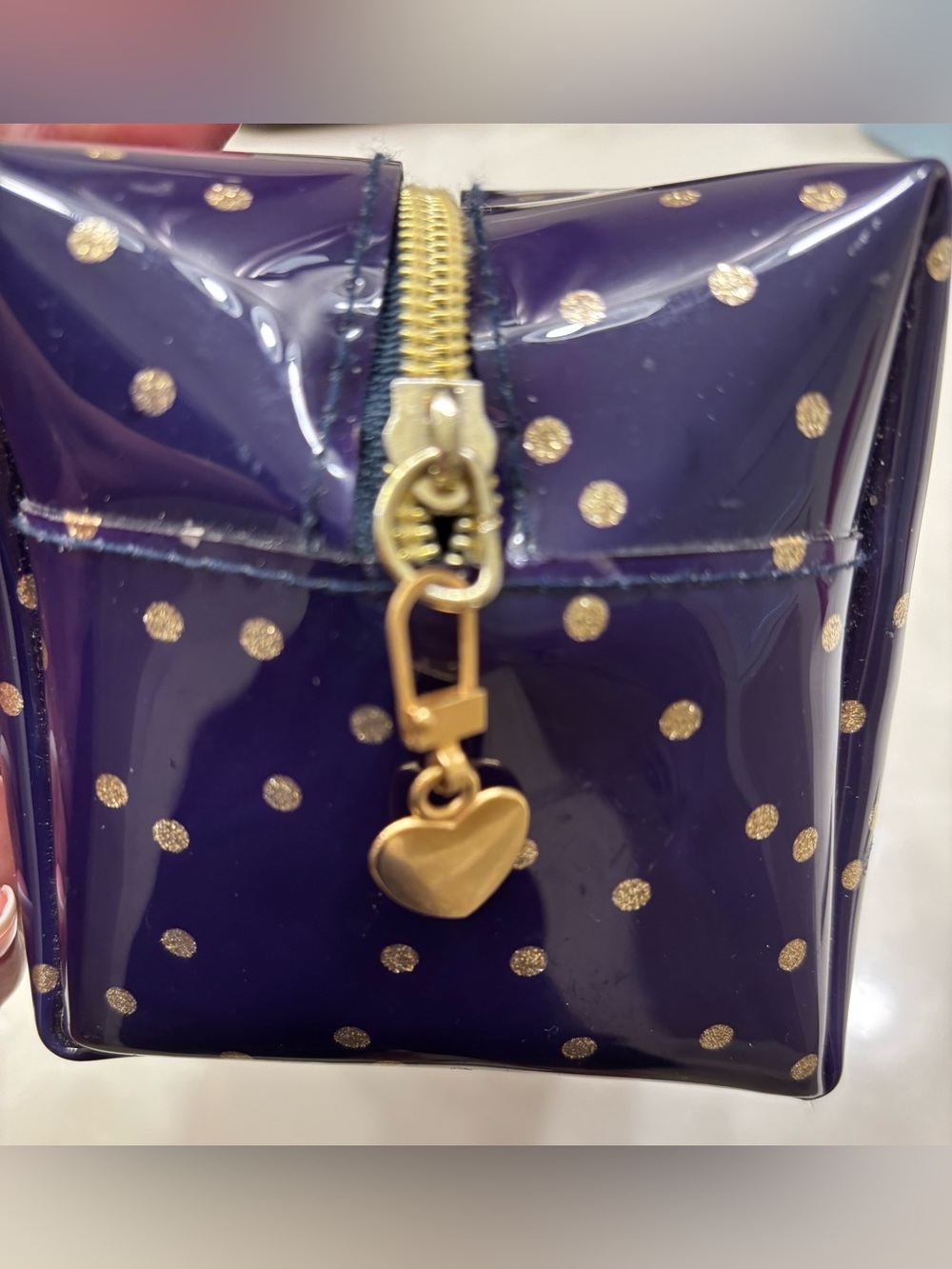 Glossy polka dot makeup bag - Picture 3 of 4